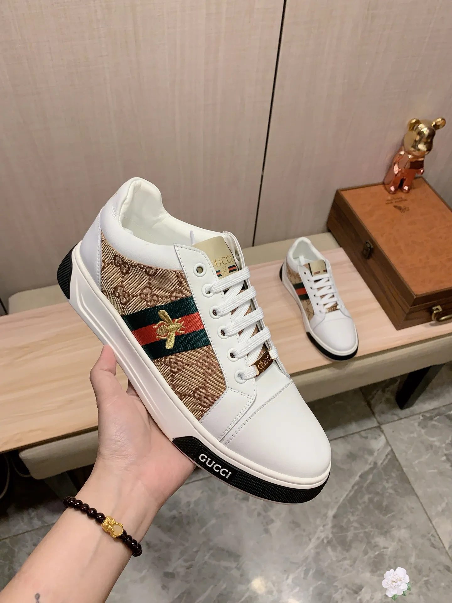 Men's Men's Shoes💰420💰💰🎩🎩[Lightning][Lightning] "Gucci*" The latest and most popular casual shoes, top brand [seduce] luxury ~ purchasing agency, top ~ quality. [Strong] The upper is made of imported breathable cowhide with material ➕ breathable sheepskin feet (•) and fine workmanship. The original stylish and stylish soft rubber wear-resistant and non-slip outsole is light and comfortable on the feet. The real thing looks better when photographed in person. 0099: code: 38-44, 2️⃣ colors selected